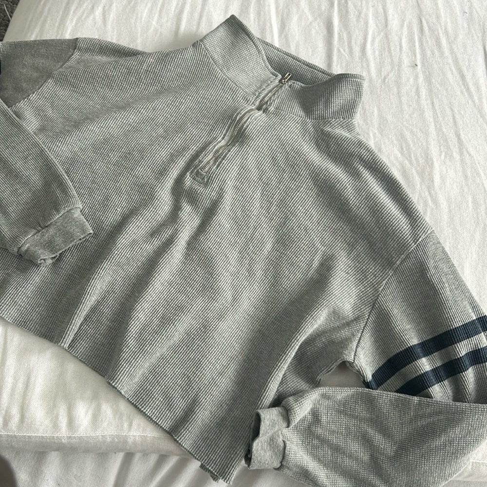 Tricot by Cest Toi Grey Quarter Zip Waffle Neck Crew Size L